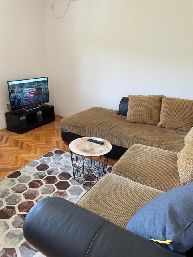 Entire 1-Bedroom Apartment With Free Parking Podgorica Zewnętrze zdjęcie