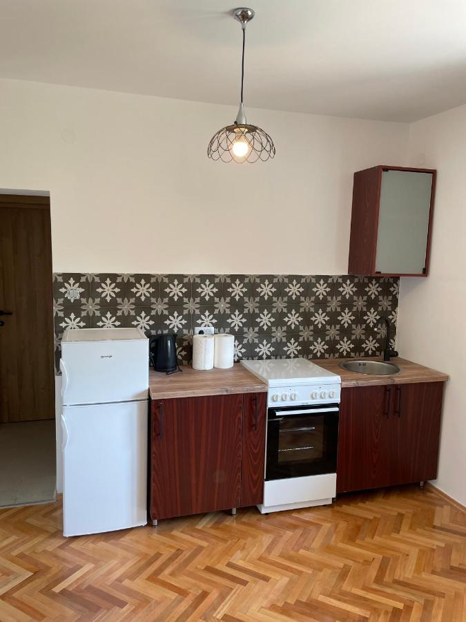 Entire 1-Bedroom Apartment With Free Parking Podgorica Zewnętrze zdjęcie